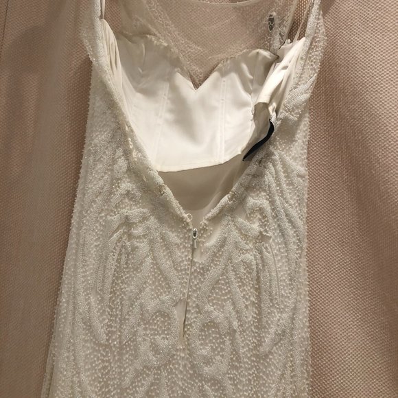 Fit and flare, illusion neckline, ivory, lots of beads - Picture 4 of 5